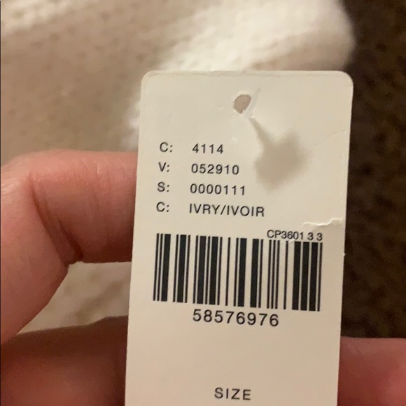 White sweater - Picture 9 of 10